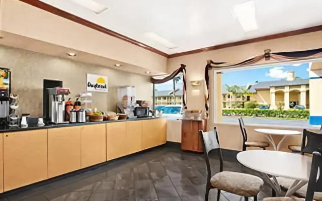 Days Inn by Wyndham Jacksonville South Memorial Hospital