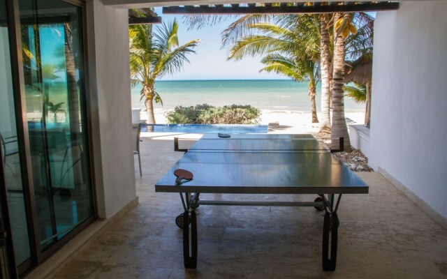 Piña Beach House in San Benito Beach