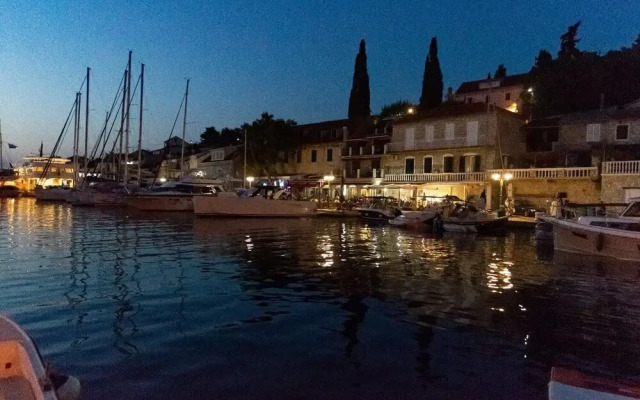 Daira - Great Location - A1