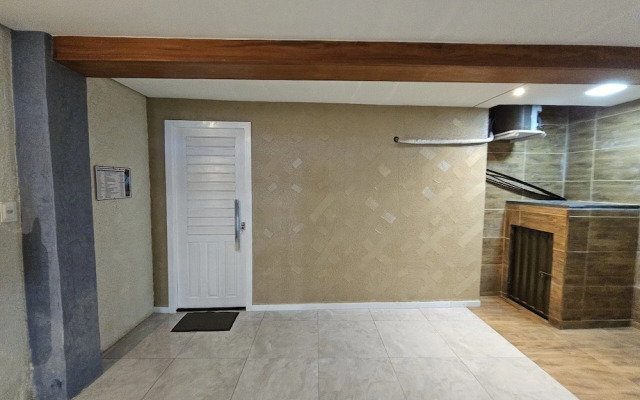 Quarto Com Vista Para O Mar Em Flat Compartilhado