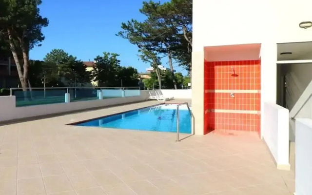 Spend Your Holiday by the Pool-beahost
