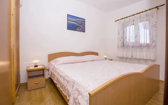 Apartment Emma Skatari