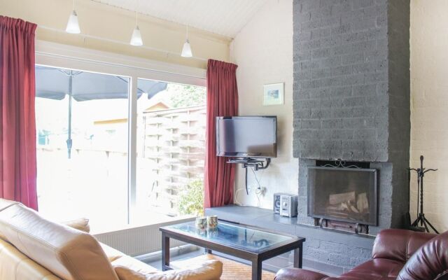 Amazing Home in Bruinisse With 2 Bedrooms and Wifi