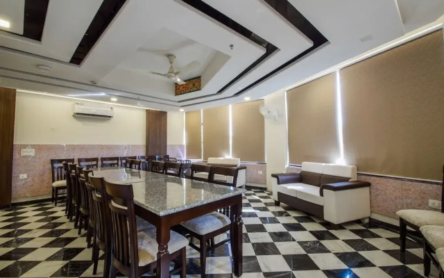 Capital O 23023 Hotel Gyan Garh