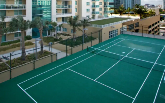 Lyx Miami Suites
