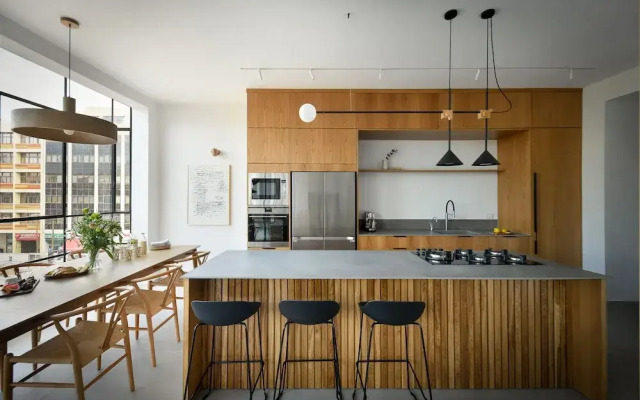 3BR High quality Apt with City View