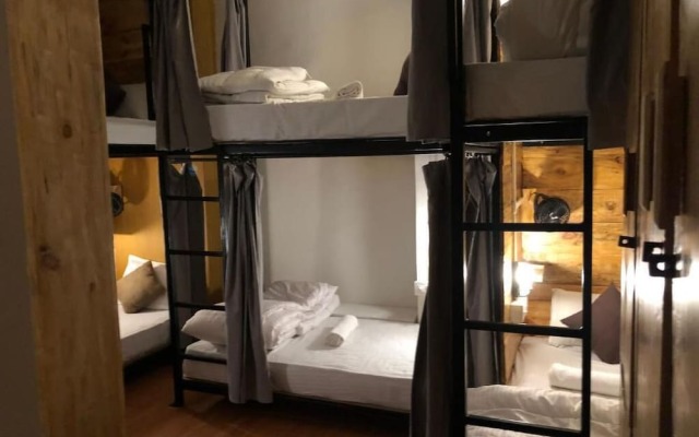 Madpackers Hostel Agra