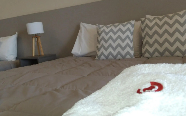 Apart Hotel Quijote by DOT Suites