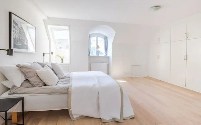 ★210SQM Lux Penthouse, City centre-next to Tivoli★