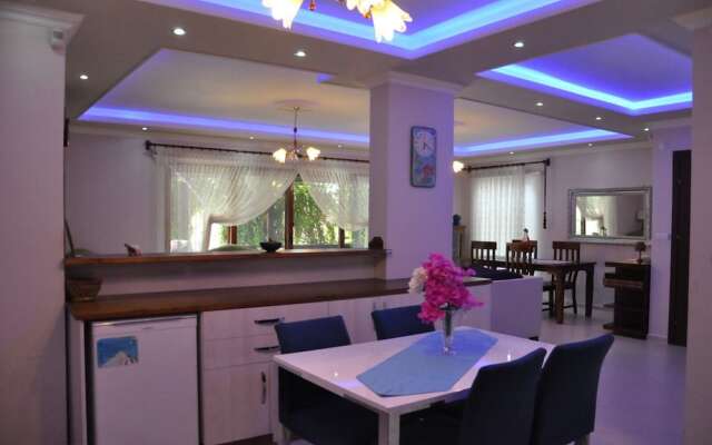 Beautiful 4-bed Villa Private Pools