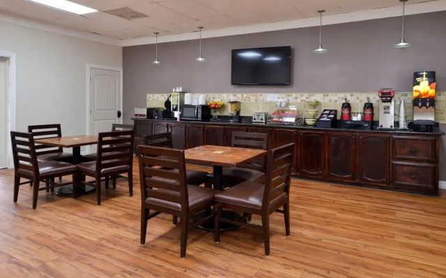 Airport Inn