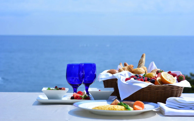 Fontaine Bleau Atami