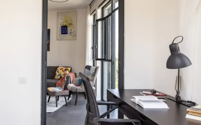 Old Charm & Modern Meets by Sea N' Rent