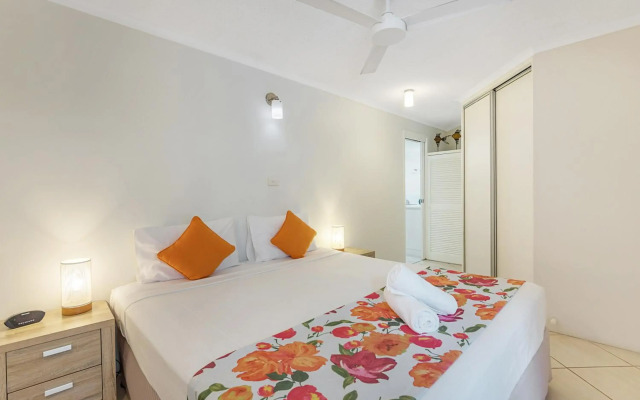 Port Douglas Outrigger Holiday Apartments