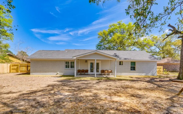 Modern Pensacola Home ~ 6 Mi to Beach!