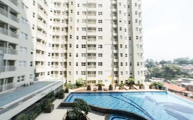 Serene & Cozy Apartment at Parahyangan Residences