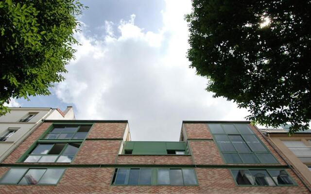 Pere Lachaise Apartment