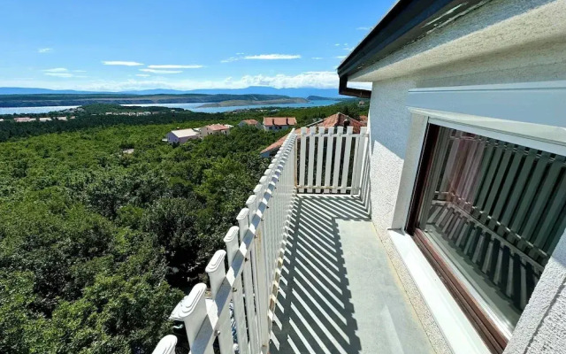 Apartment Lora 1