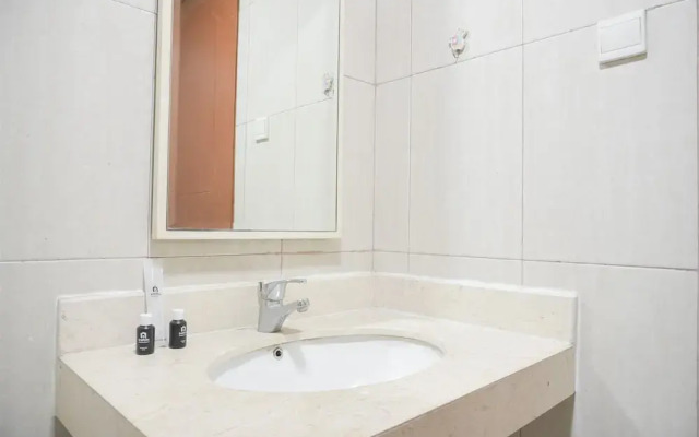 Modern And Homey 2Br At Mt Haryono Square Apartment