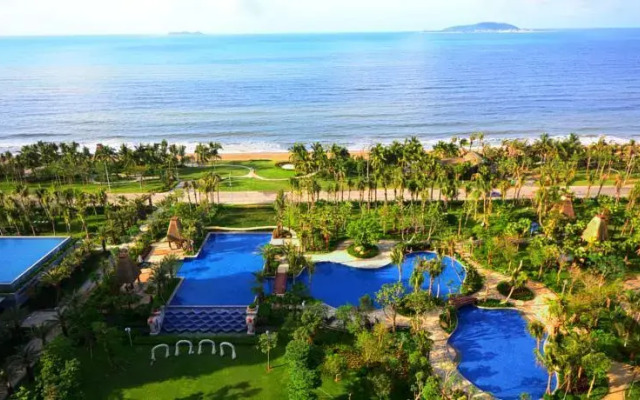 Sanya Bay Guest House All Suites Hotel