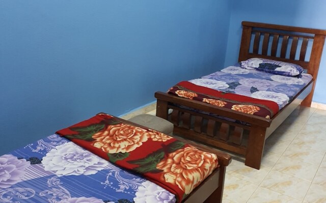 Spot On 89920 Muwaffaq Inn