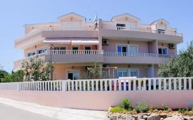 Darijan Apartments