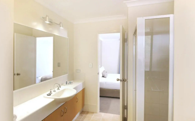 Lodestar Waterside Apartments