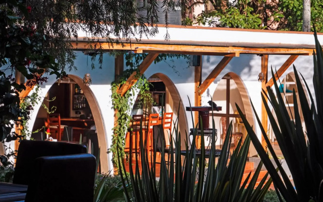 Sirikwa Hotel