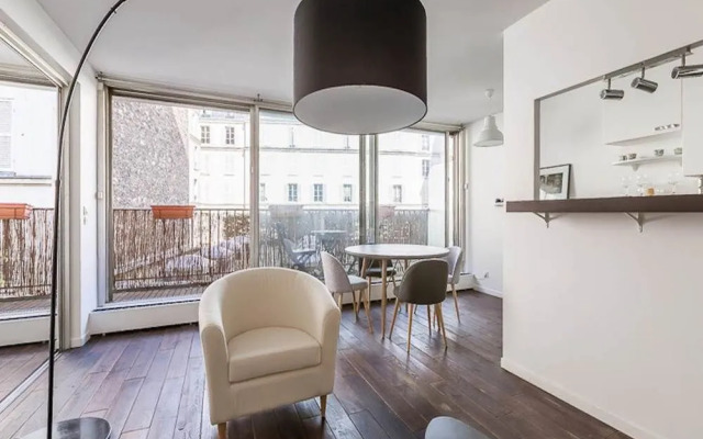 We Stay - Champs Elysées 75008