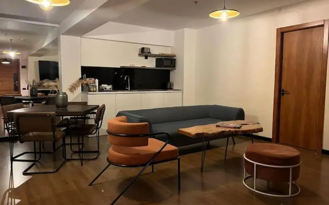 Paskunji Marshall Apartment
