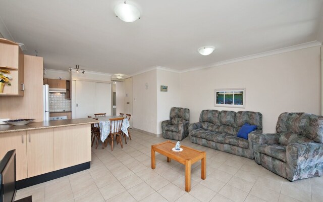 Sunset Towers,  Unit 6/25 Donald Street