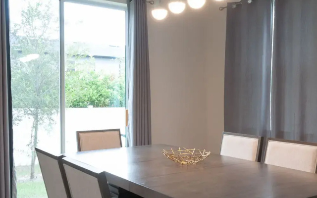 4449 Lovely 5BD For Your Family