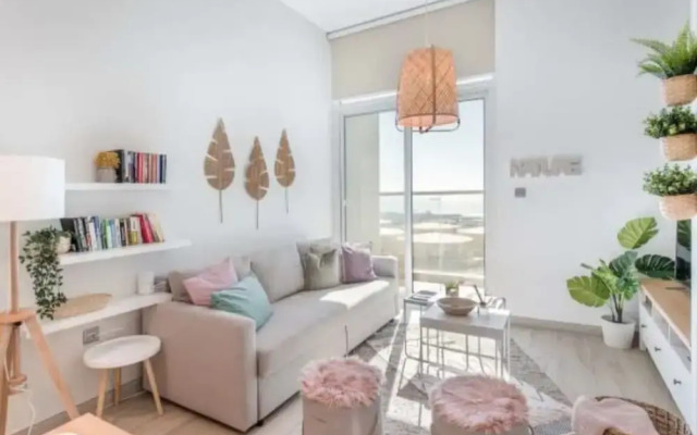 Cozy 1BR with balcony sea view