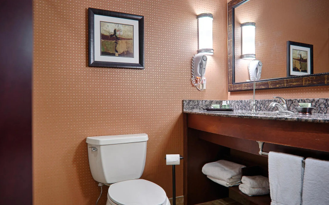 Best Western Plus KC Speedway Inn & Suites
