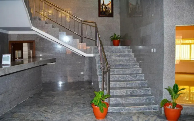 C to C Luxury Hotel and Suites