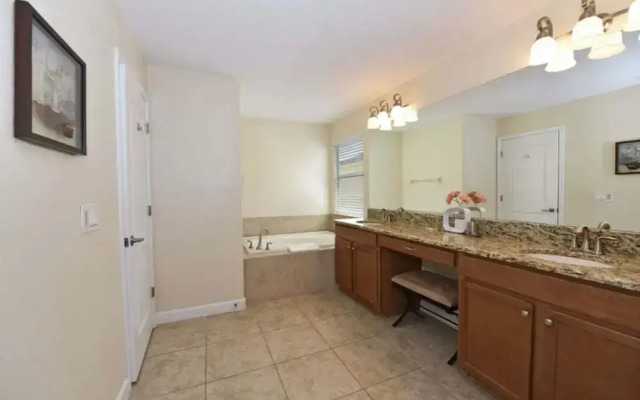 Paradise Palms - 5 BR Villa with fully equipped kitchen! - FVV 40479