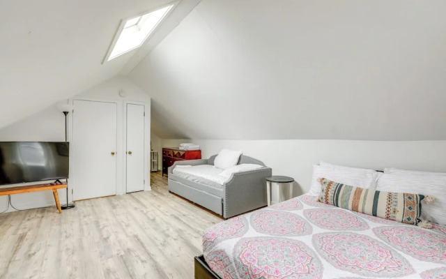 Walk to Campus & Palmer Square: Dtwn Townhome