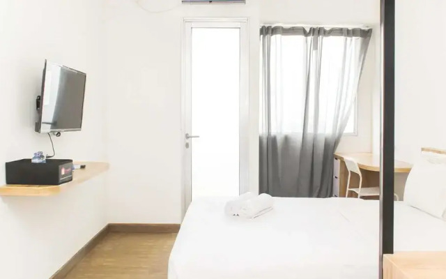 Homey And Cozy Studio At Riverview Jababeka Apartment
