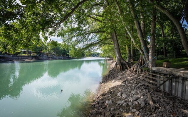 Sunset Lake Haus by RedAwning