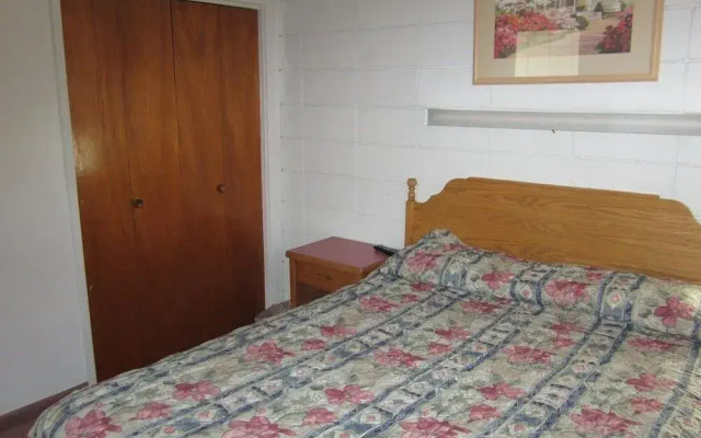 Camelot Court Motel