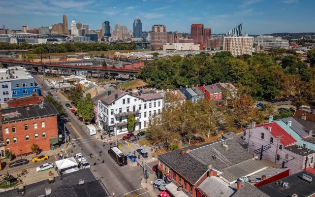 Heart of Mainstrasse Apt 2