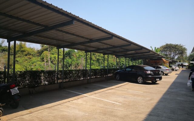 Naruchon Hotel