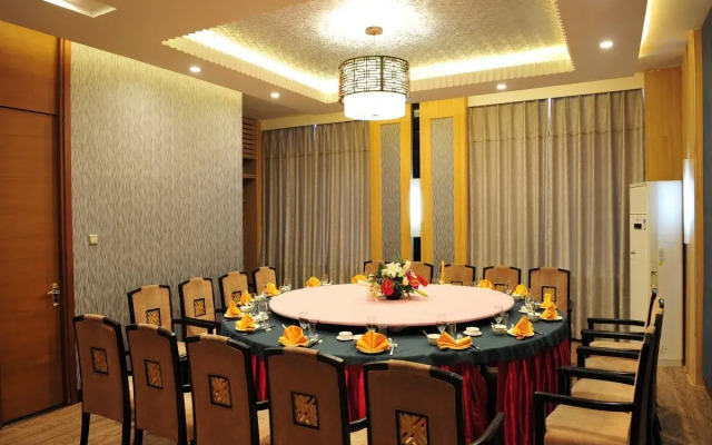 Qianyuan Enriching Hotel