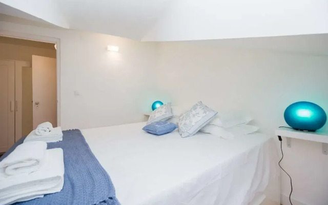 Comfortable and Trendy Lisbon Apartment