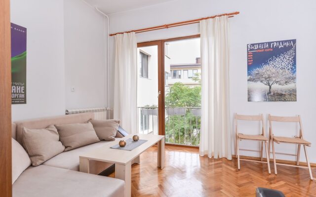 FM Deluxe 1-BDR Apartment - Artist's Place