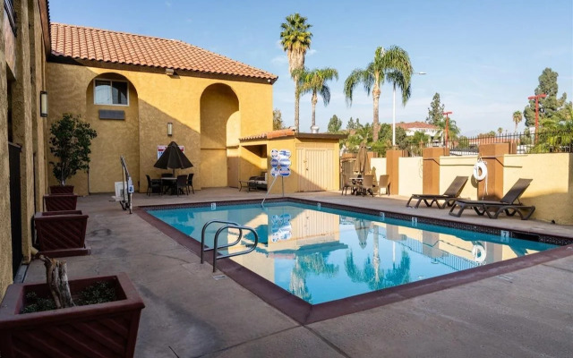 Rodeway Inn & Suites Colton - Riverside