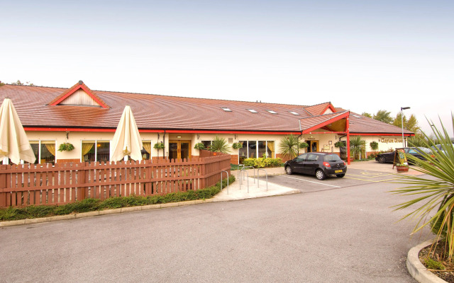 Premier Inn Oldham Central