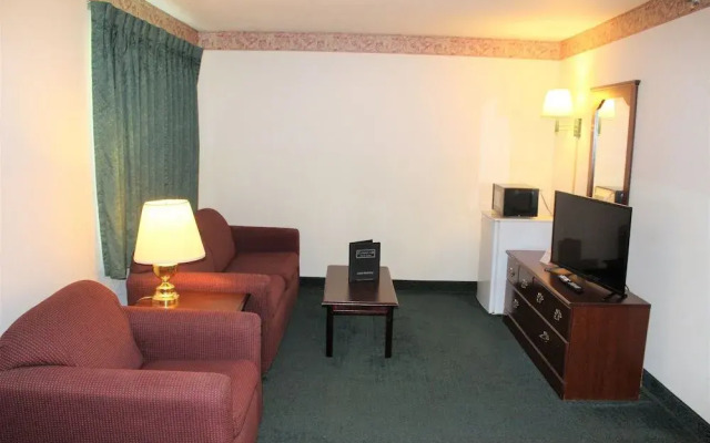 AmeriVu Inn & Suites - Cumberland