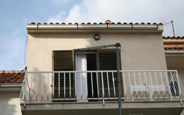 Apartments and rooms with parking space Bol, Brac - 2878