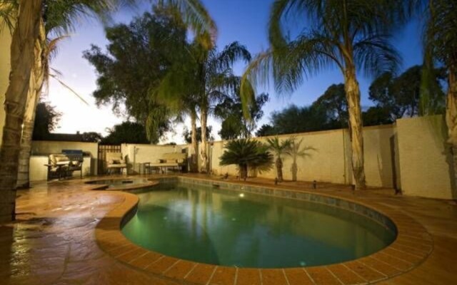 Palm - 4 Bedroom Home - Scottsdale